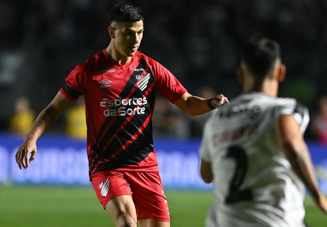 Athletico e Vasco se enfrentaram pela Copa do Brasil.