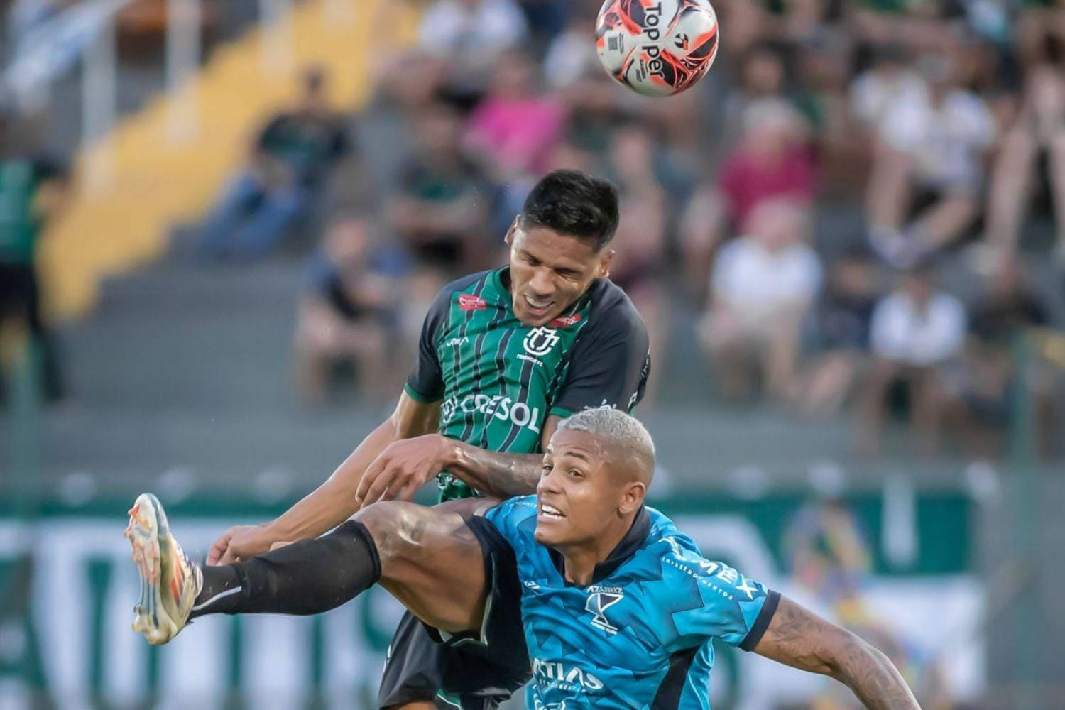Jogo pegou fogo no segundo tempo e Azuriz resistiu à pressão. FOTO: Fernando Teramatsu / Maringá