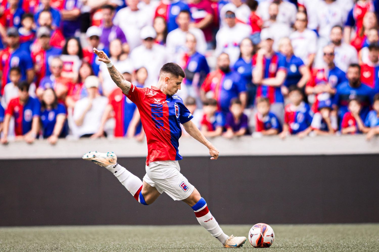 Paraná Clube enfrentou o Patriotas na Arena da Baixada diante de um grande público, pela Segundona Sanepar.