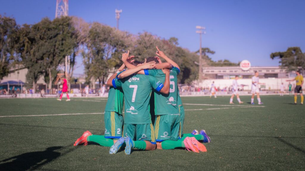 É campeão! Patriotas segura vantagem contra o Araucária e conquista o Paranaense Sub-20 2 SITE NOVO Gabarito 27 1