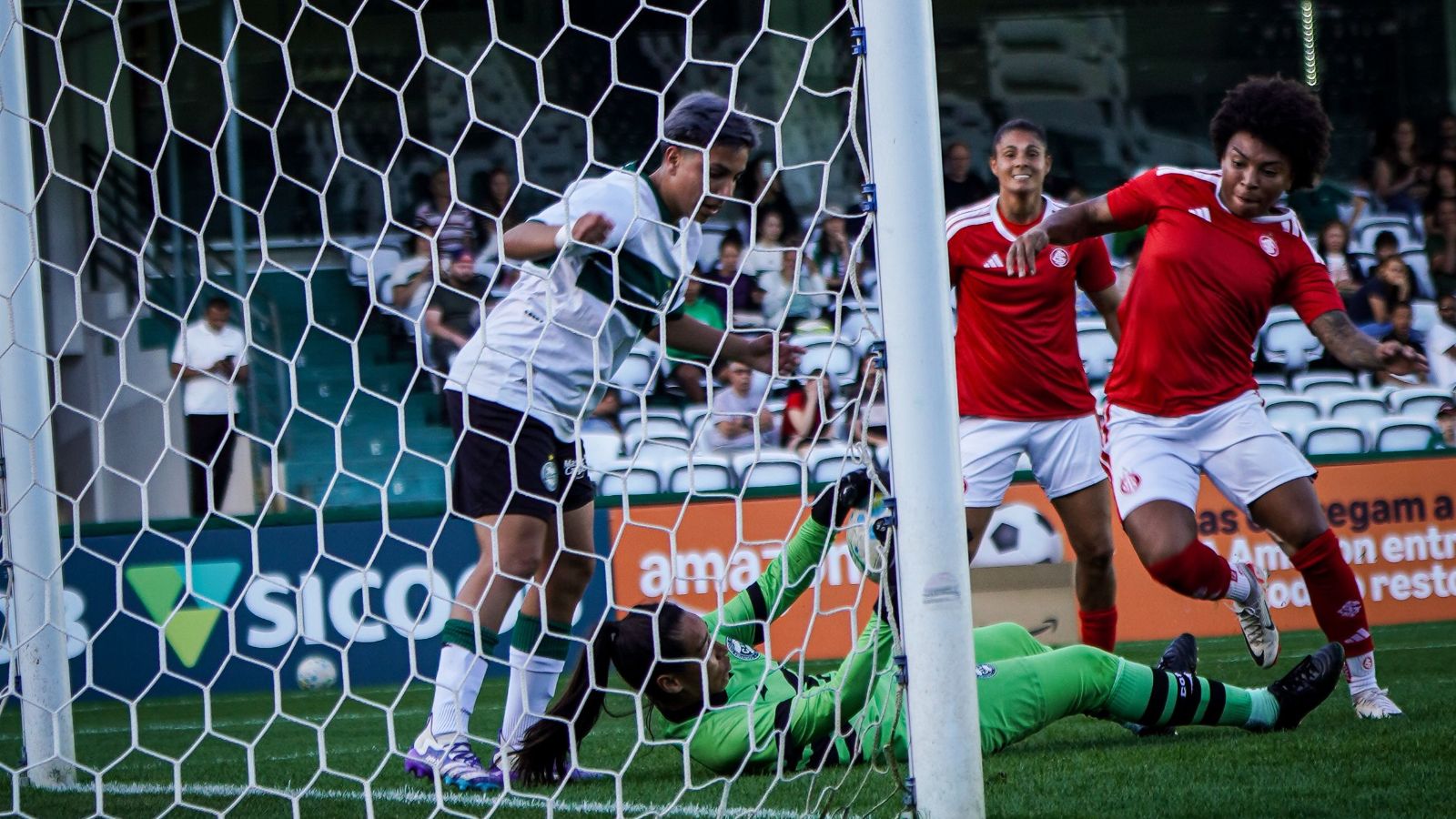 Coritiba perde para o Internacional e se despede da Copa do Brasil Feminina 1 SITE NOVO Gabarito 43