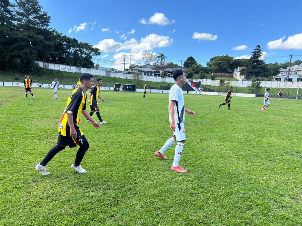 Vasco da Gama vence o União Ahú e avança direto às semifinais da Série C da Suburbana 2 Vasco da Gama x Uniao Ahu